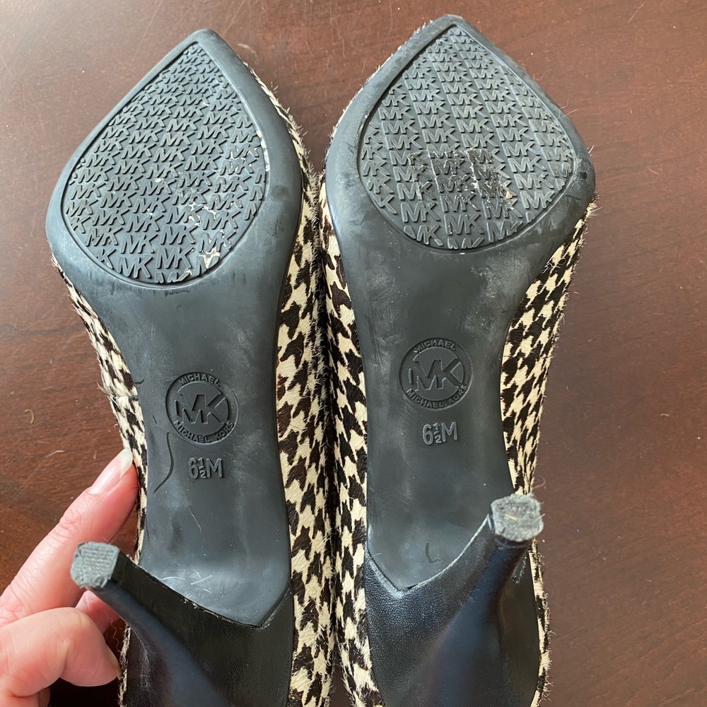 Michael Kors Black and White Houndstooth Heels - Picture 4 of 5